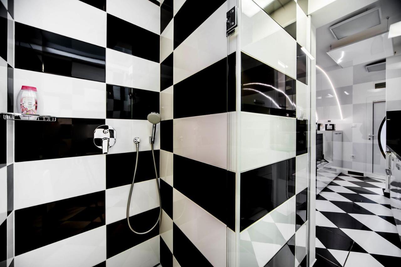Black And White Studio Ljubljana Extérieur photo